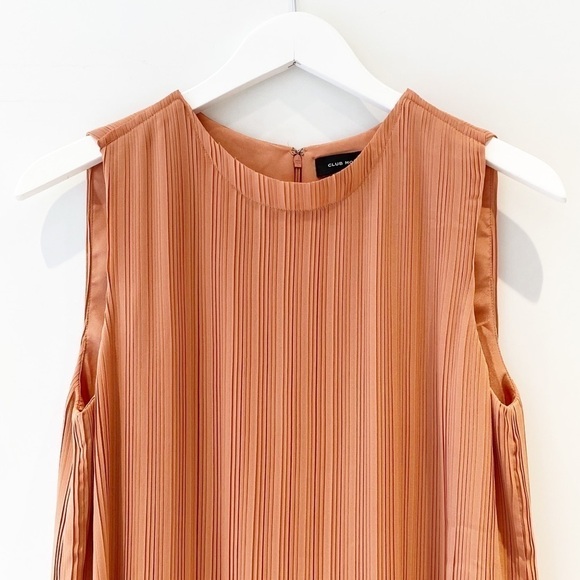 BNWOT Club Monaco Pleated swing top in peach - Picture 8 of 11